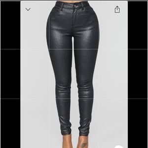 Faux leather pants !